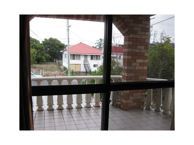 18 Gordon Street, Greenslopes QLD 4120
