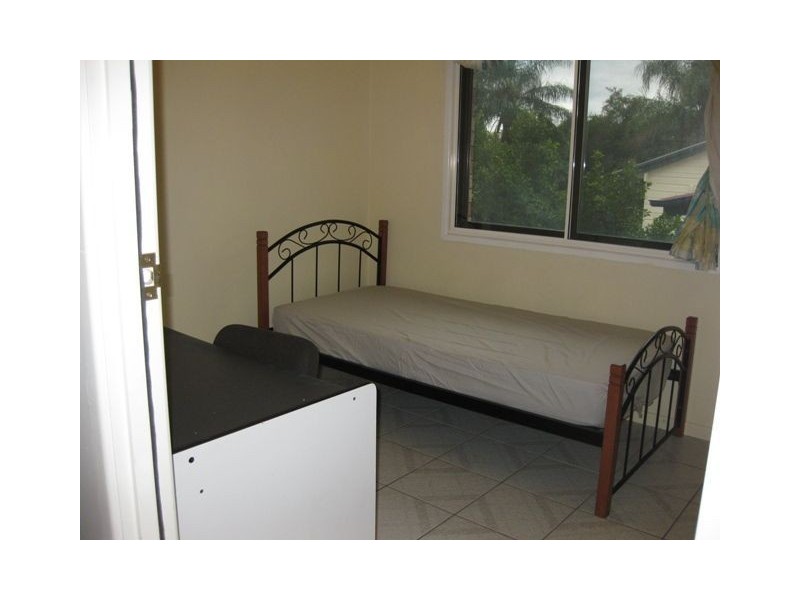 18 Gordon Street, Greenslopes QLD 4120