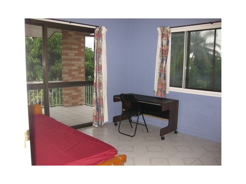 18 Gordon Street, Greenslopes QLD 4120