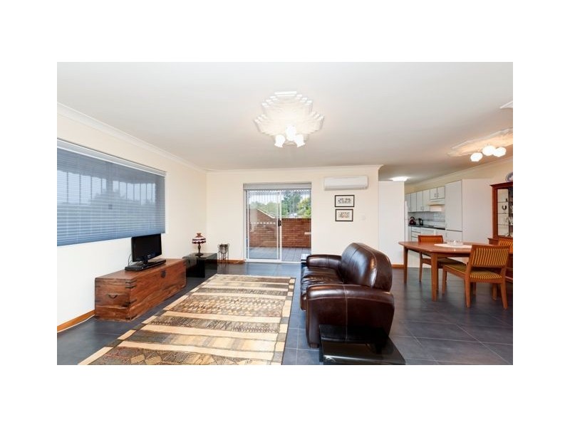 1/102 Pembroke Road, Coorparoo QLD 4151