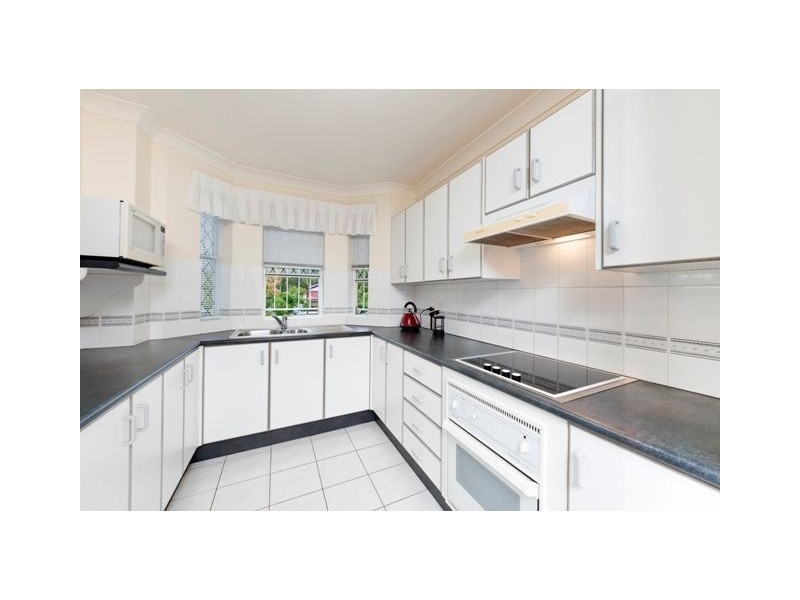 1/102 Pembroke Road, Coorparoo QLD 4151