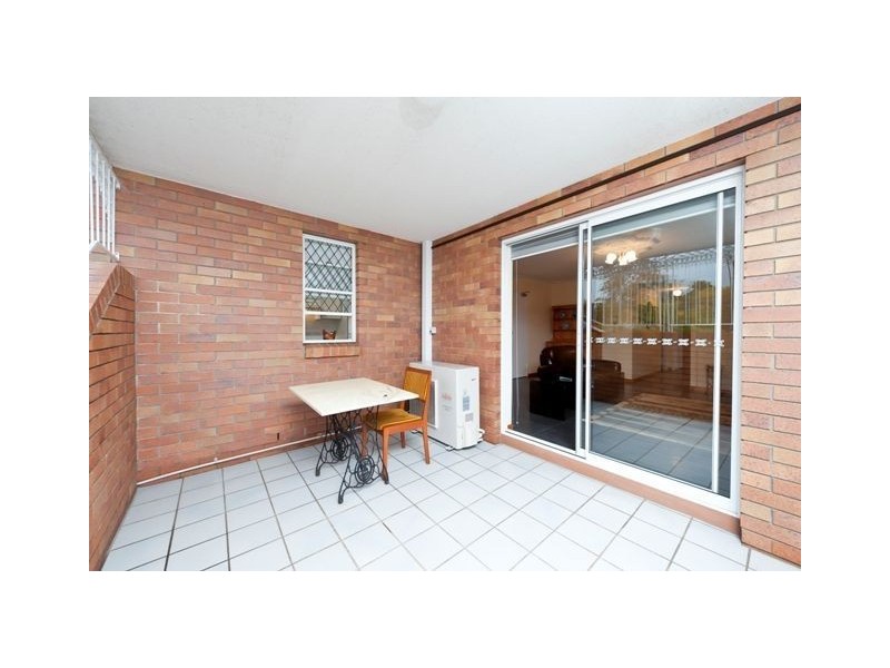 1/102 Pembroke Road, Coorparoo QLD 4151