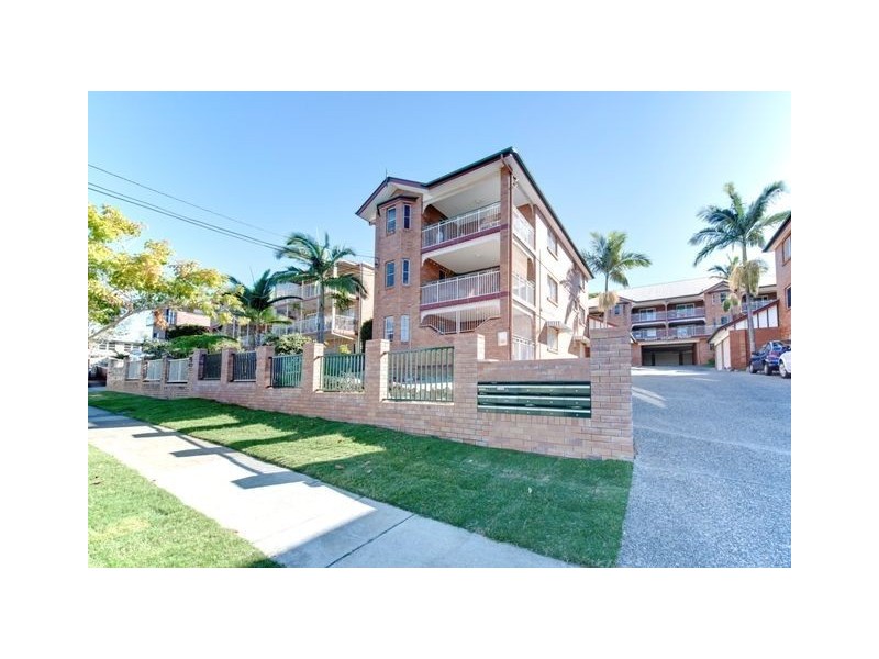 1/102 Pembroke Road, Coorparoo QLD 4151