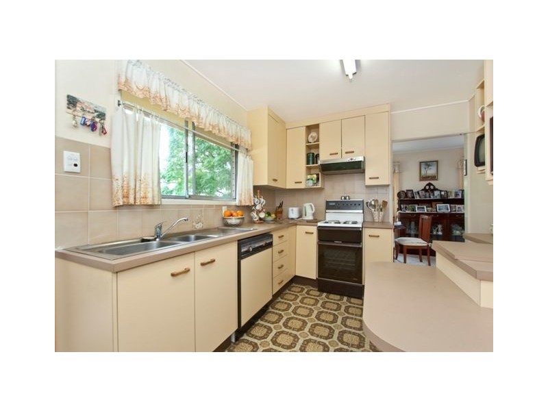 33 Wills Street, Coorparoo QLD 4151