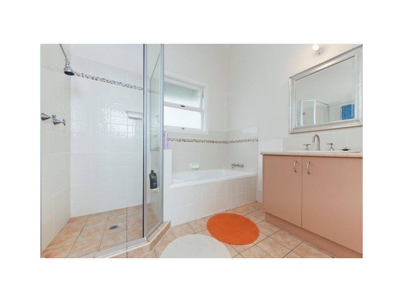 22 Geera Street, Coorparoo QLD 4151