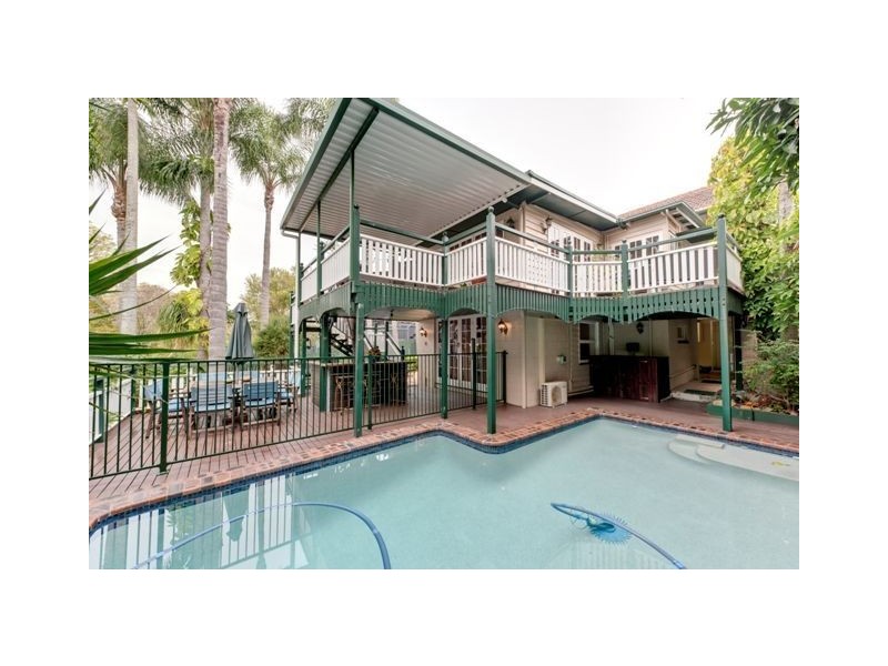 364 Cavendish Road, Coorparoo QLD 4151
