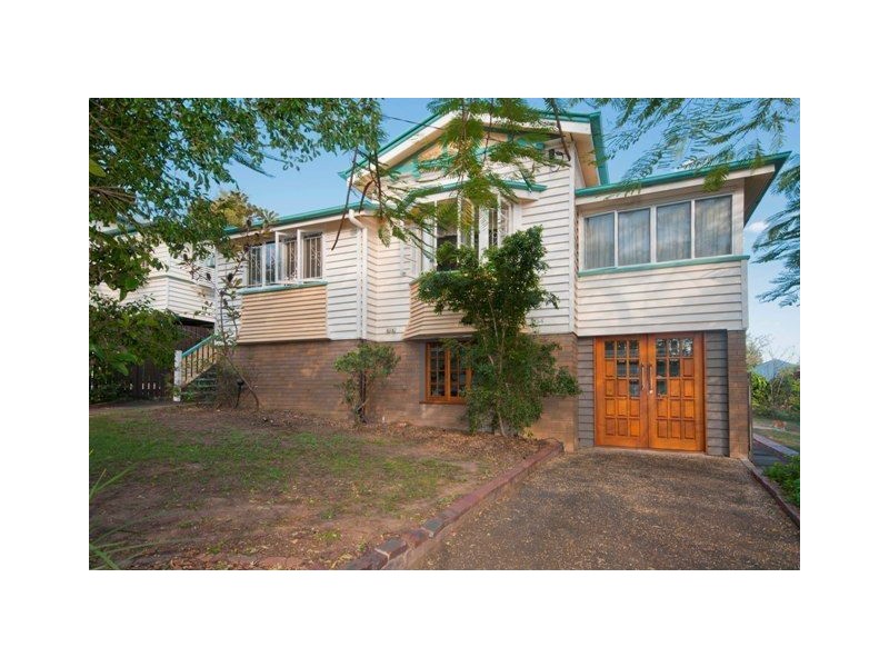 65 Arnold Street, Holland Park QLD 4121