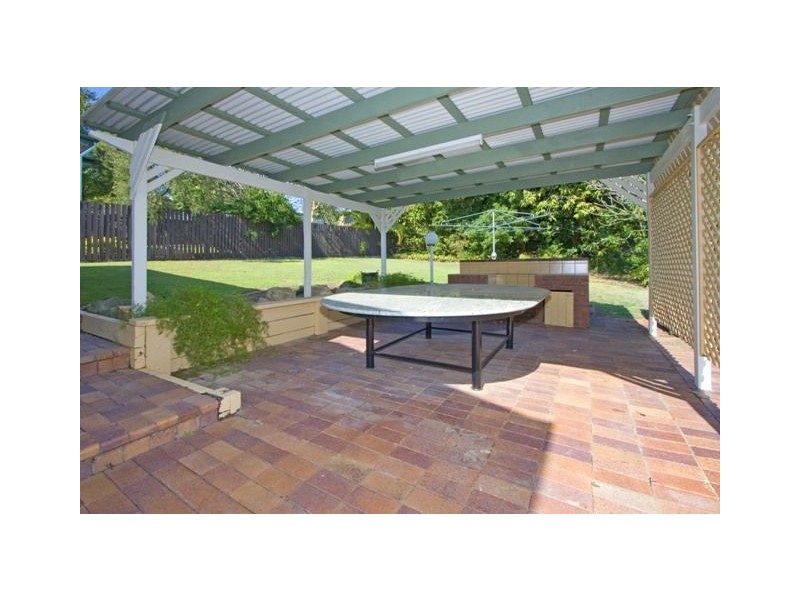 65 Arnold Street, Holland Park QLD 4121