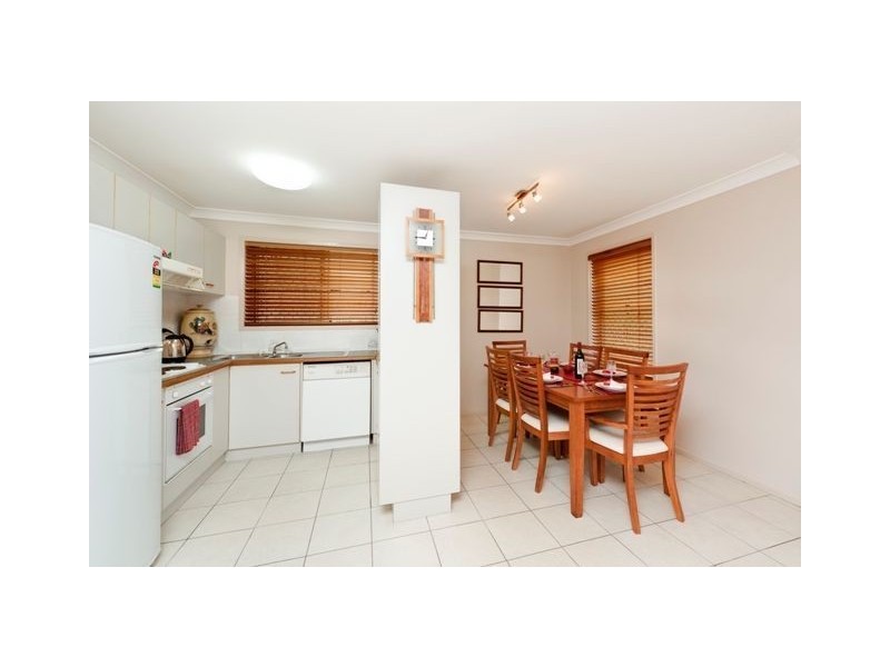 2/71 Jellicoe Street, Coorparoo QLD 4151