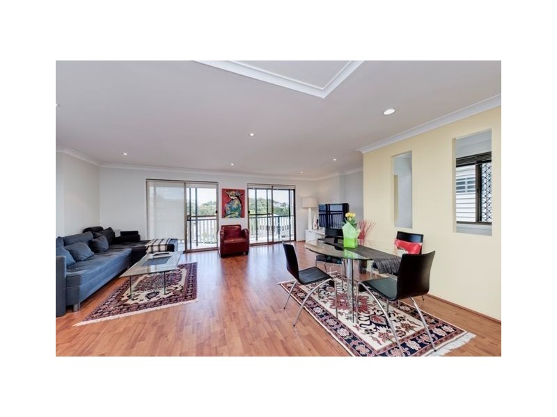2 Drummond Street, Greenslopes QLD 4120
