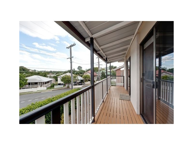 2 Drummond Street, Greenslopes QLD 4120