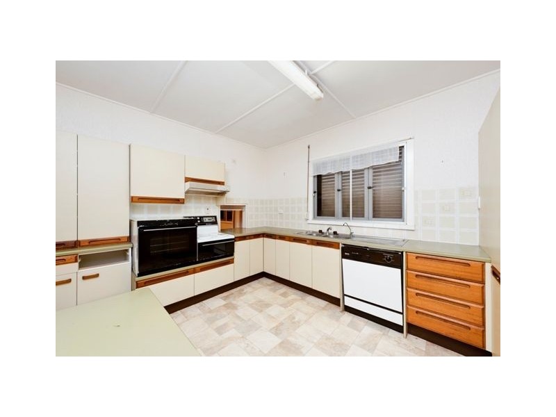 11 Norwich Street, Wavell Heights QLD 4012