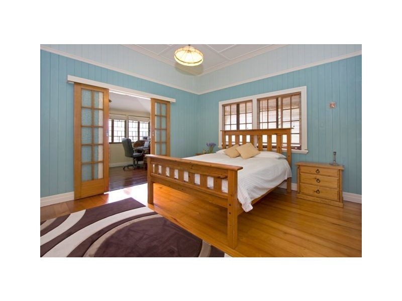 19 Keats Street, Cannon Hill QLD 4170