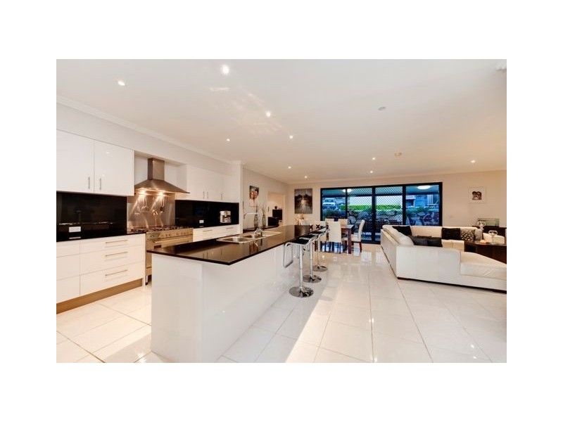 22 Jocelyn Place, Carindale QLD 4152