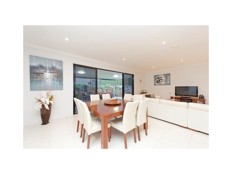 22 Jocelyn Place, Carindale QLD 4152