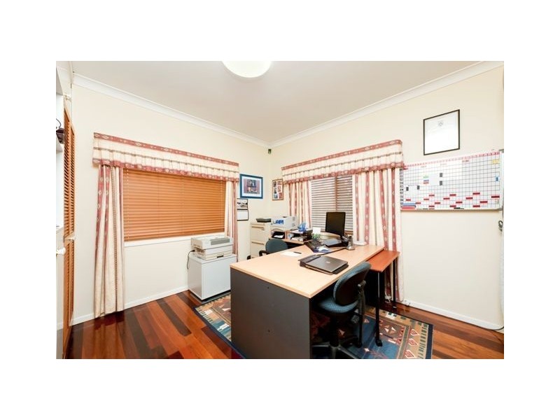 57 Waverley Road, Camp Hill QLD 4152