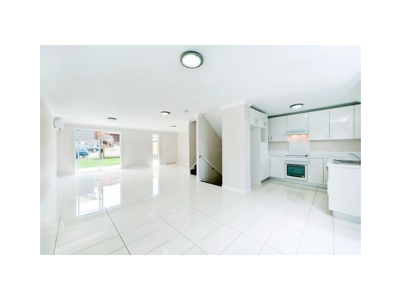 3/108 Nicholson Street, Greenslopes QLD 4120