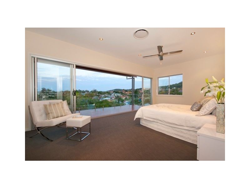 15 Thomas Street, Camp Hill QLD 4152