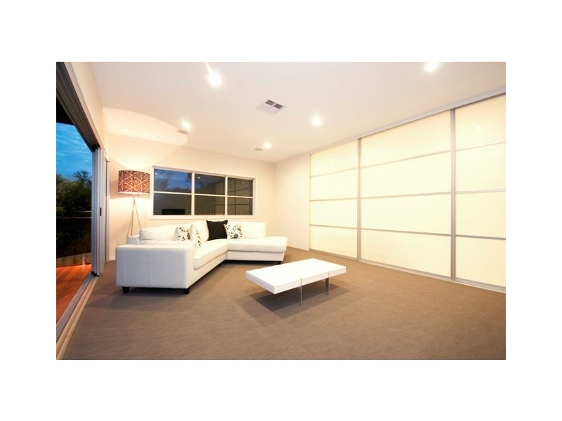 15 Thomas Street, Camp Hill QLD 4152