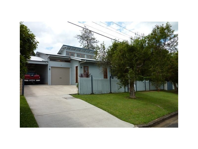 5 Captain Street, Holland Park West QLD 4121