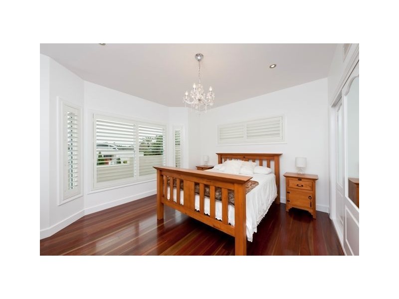 26 Instow Street, Yeronga QLD 4104