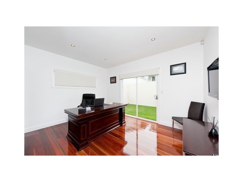 26 Instow Street, Yeronga QLD 4104