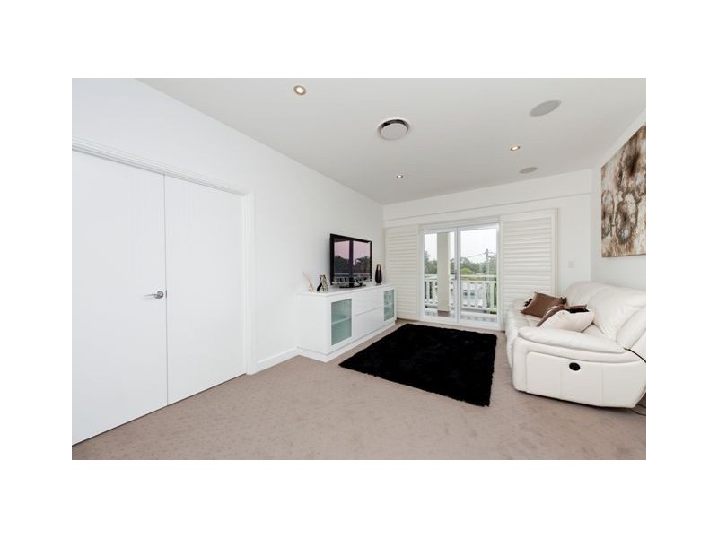 26 Instow Street, Yeronga QLD 4104