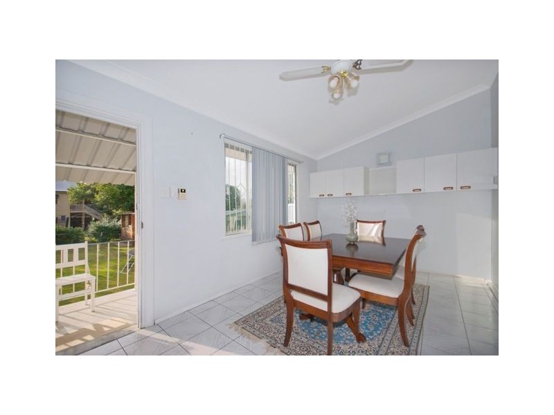 16 Lackey Avenue, Coorparoo QLD 4151