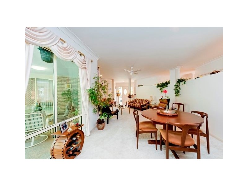 8 Poinciana Close, Mount Gravatt East QLD 4122