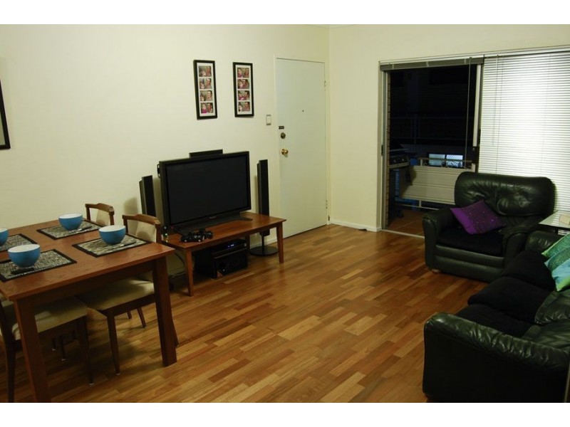 7/28 Kitchener Street, Coorparoo QLD 4151