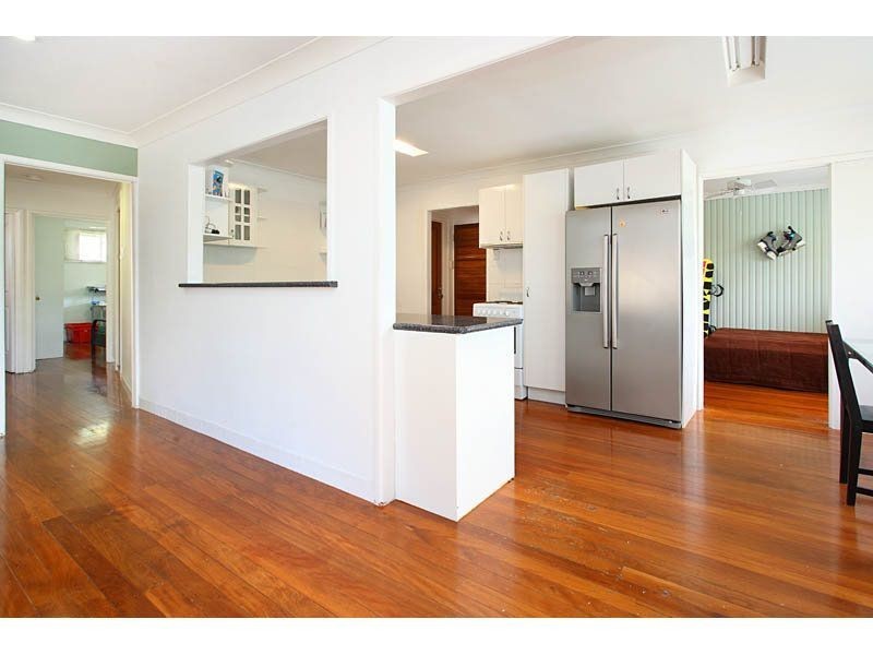 8 Cedlen Street, Camp Hill QLD 4152