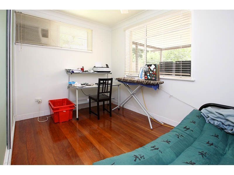 8 Cedlen Street, Camp Hill QLD 4152