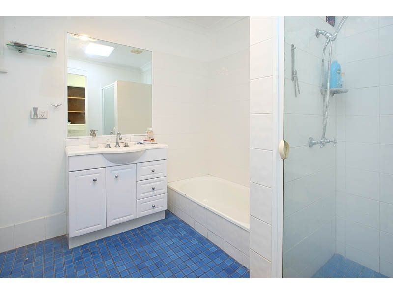 8 Cedlen Street, Camp Hill QLD 4152