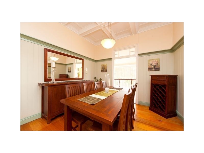 33 St Leonards Street, Coorparoo QLD 4151