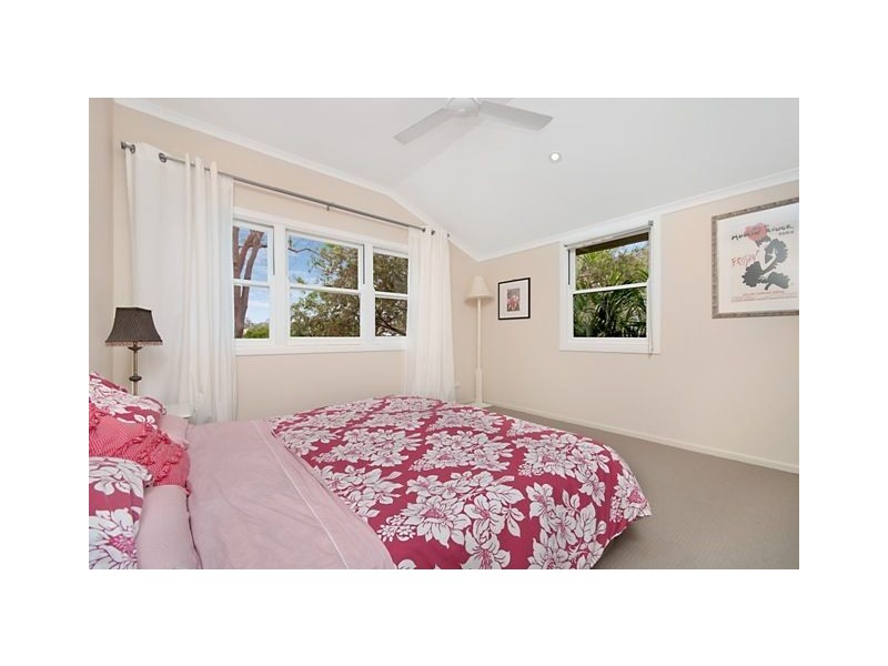 52 McLay Street, Coorparoo QLD 4151