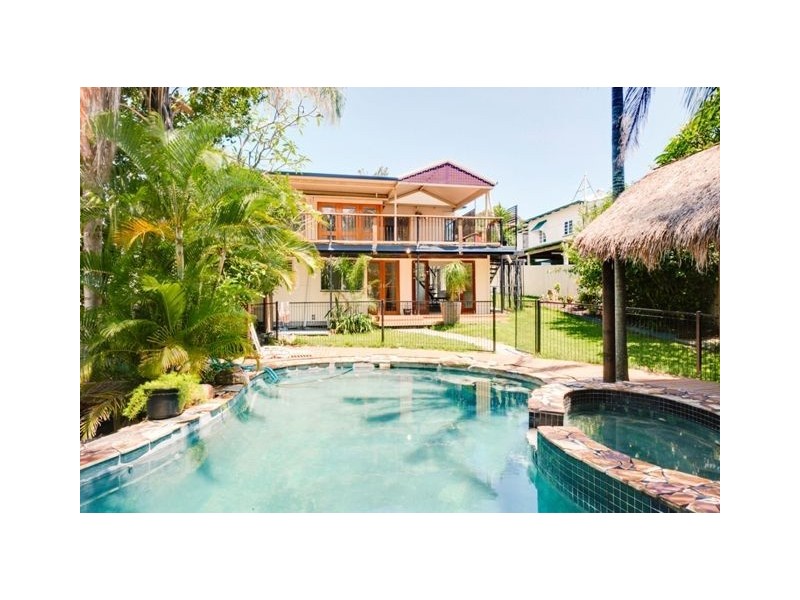 10 Thomas Street, Camp Hill QLD 4152