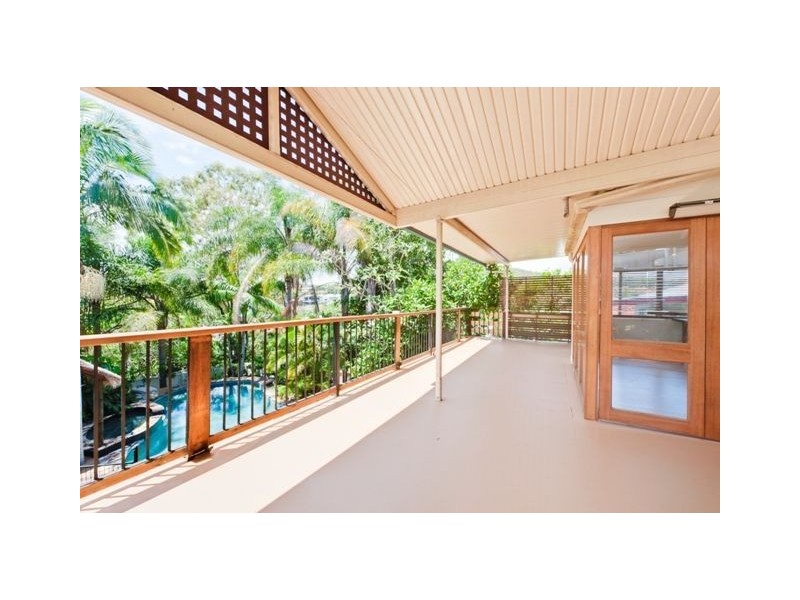 10 Thomas Street, Camp Hill QLD 4152