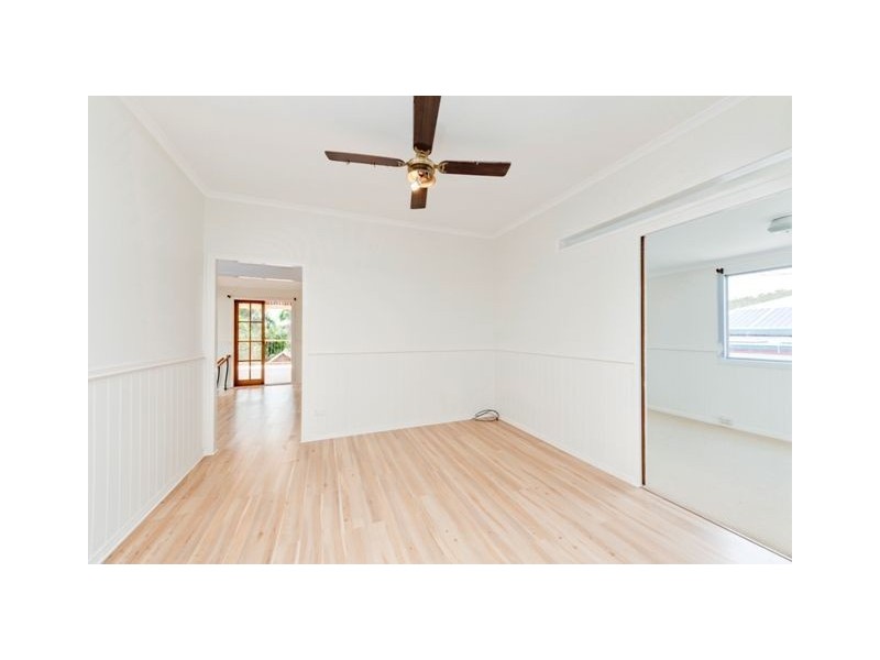 10 Thomas Street, Camp Hill QLD 4152