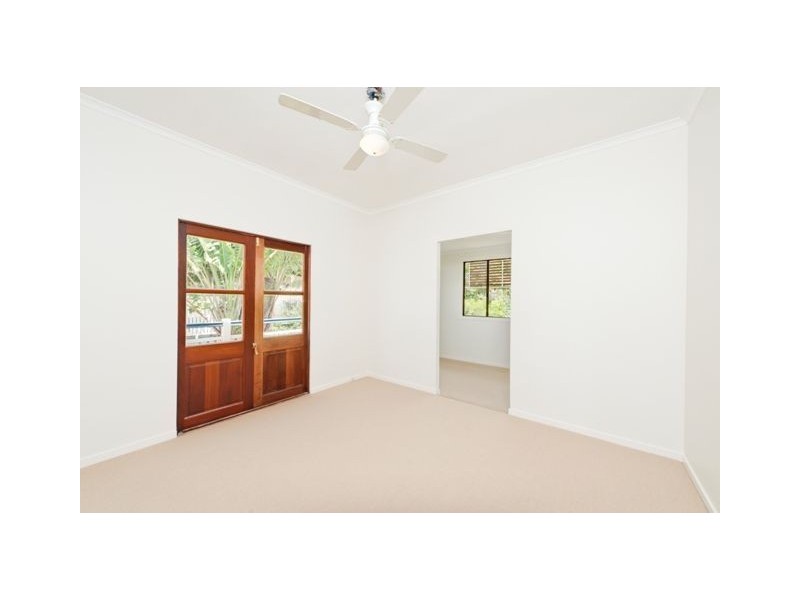 10 Thomas Street, Camp Hill QLD 4152