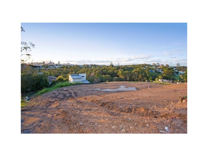 Lot 1/19 Aemilia Avenue, Seven Hills QLD 4170