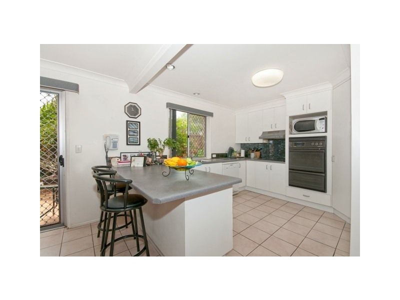 132 Barrack Road, Cannon Hill QLD 4170