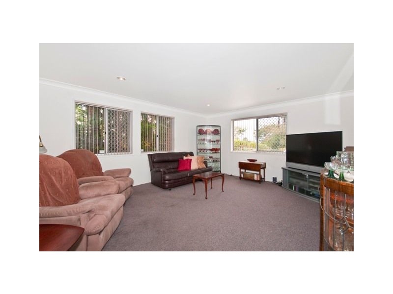 132 Barrack Road, Cannon Hill QLD 4170
