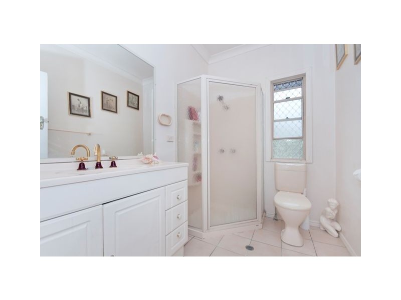 132 Barrack Road, Cannon Hill QLD 4170