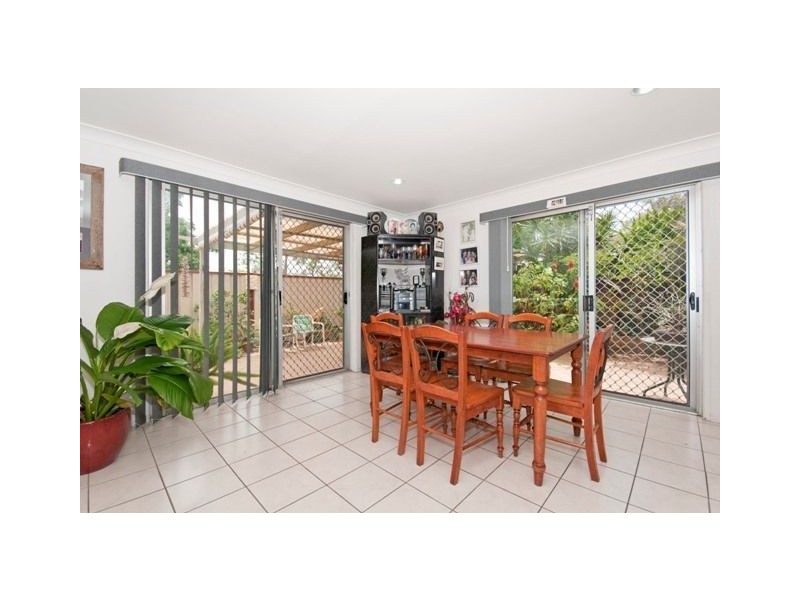 132 Barrack Road, Cannon Hill QLD 4170