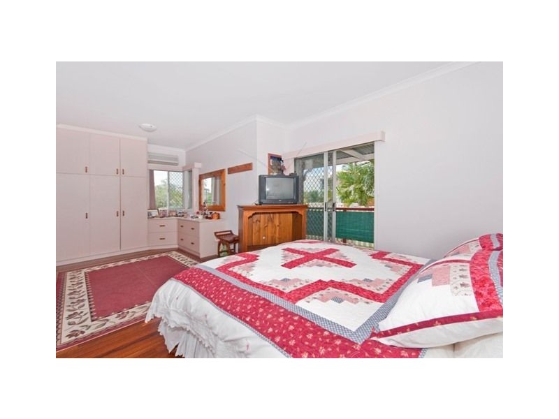 132 Barrack Road, Cannon Hill QLD 4170