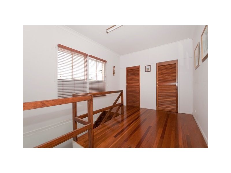132 Barrack Road, Cannon Hill QLD 4170