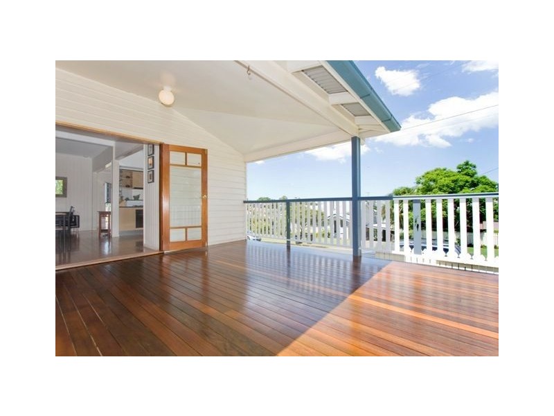 27 City View Road, Camp Hill QLD 4152