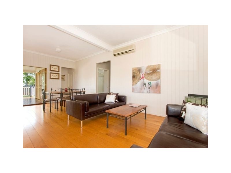 27 City View Road, Camp Hill QLD 4152