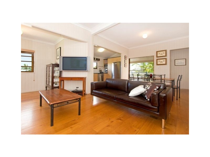 27 City View Road, Camp Hill QLD 4152