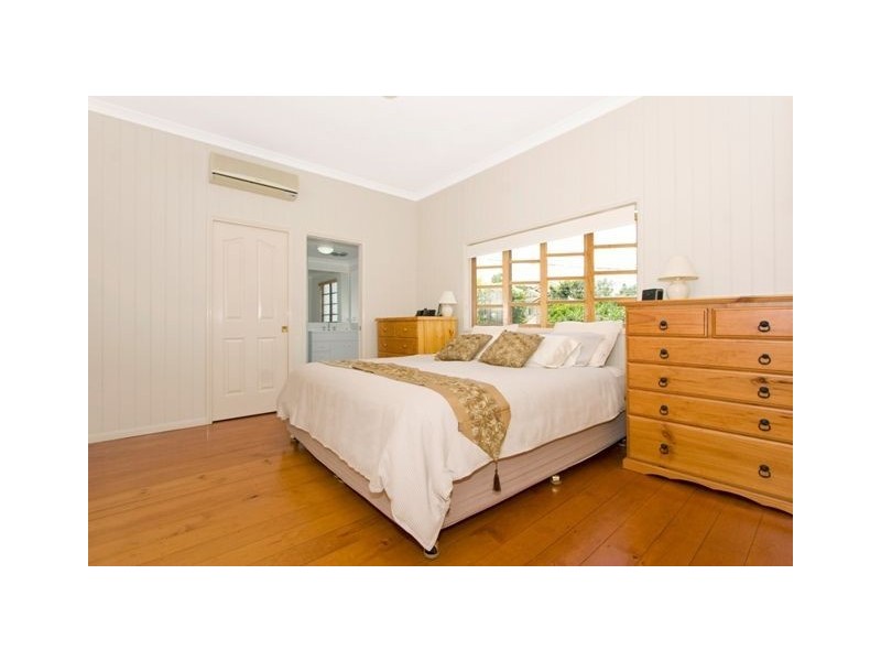 27 City View Road, Camp Hill QLD 4152